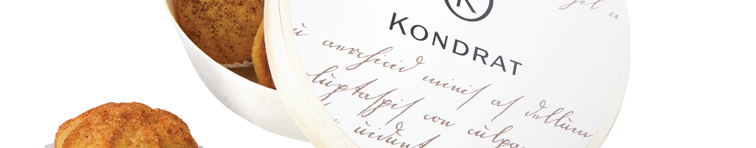 Skořicové sušenky v dřevěné krabičce