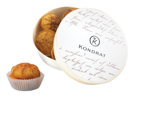 Cinnamon Cookies in a Wooden Box