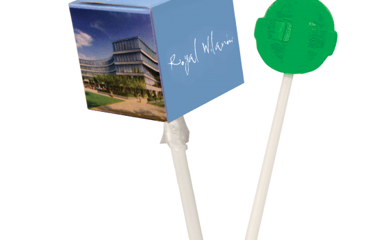 Lízátko v reklamní krabičce