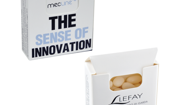 Pastilky v reklamní papírové krabičce