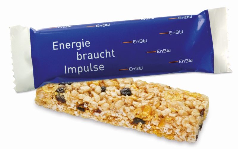 Müsli tyčinka v reklamním obalu