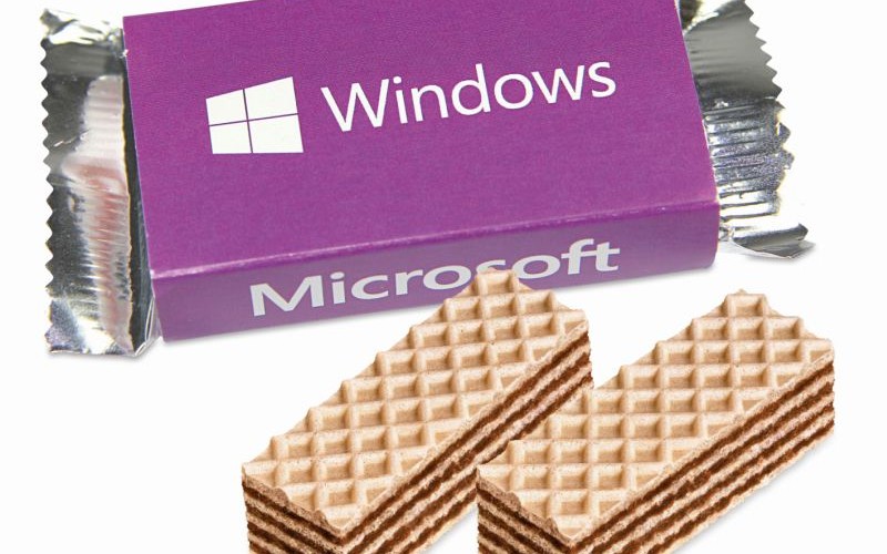 Křupavé oplatky plněné oříškovým krémem v obalu s potiskem