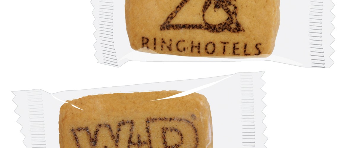 Reklamní hranatá sušenka s kakaovým potiskem ve fólii