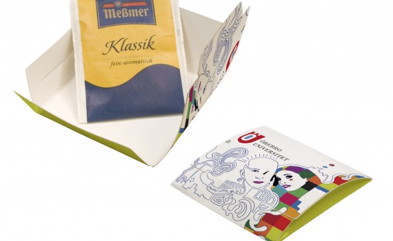 Čaj v papírové krabičce s potiskem