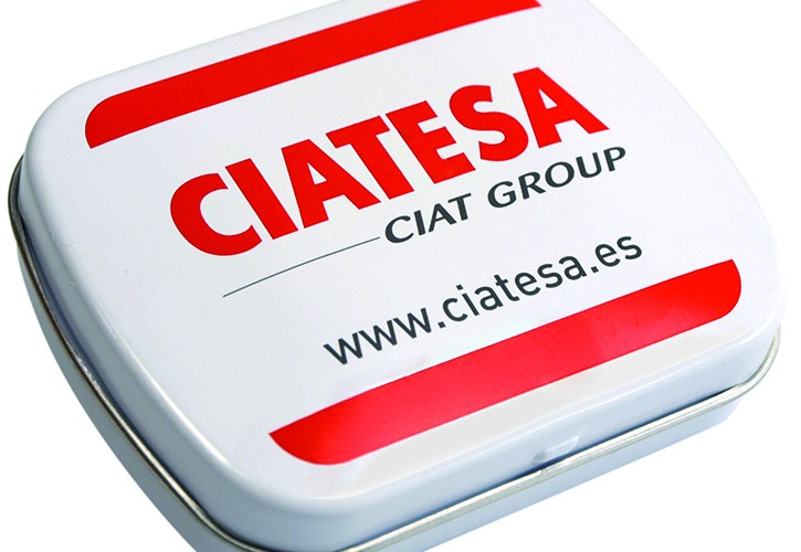 Plechová krabička s vlastním potiskem naplněná mentolovými pastilkami