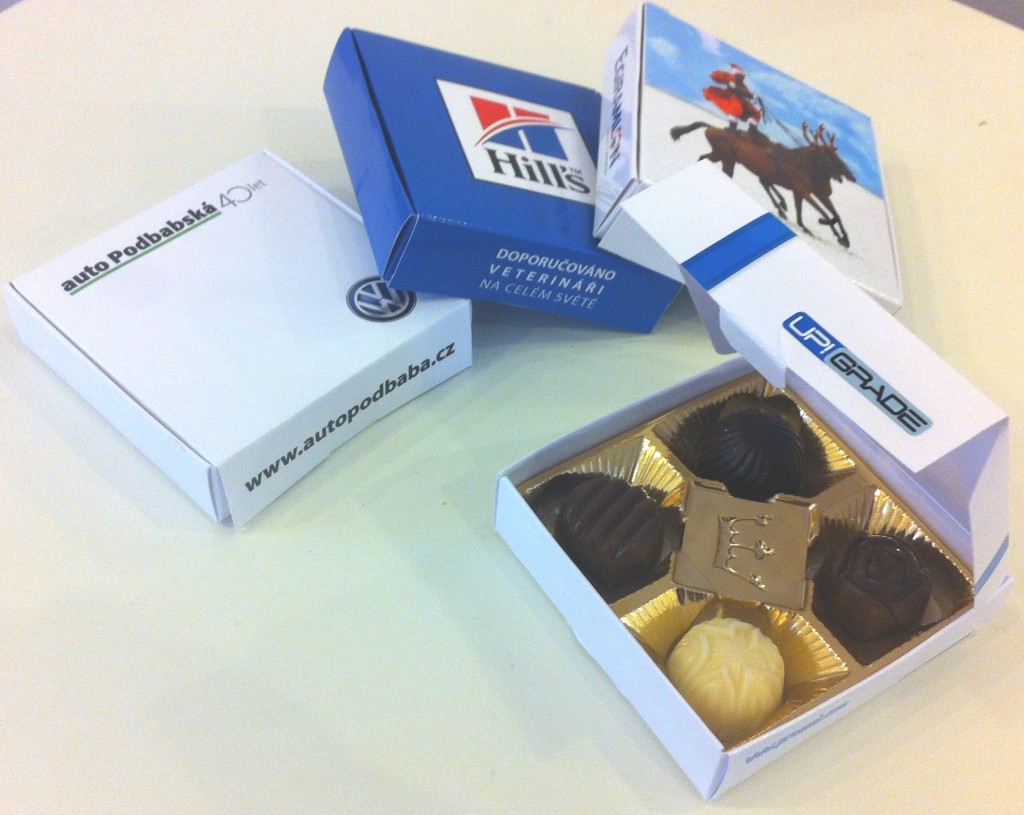 4 pralines in paper box