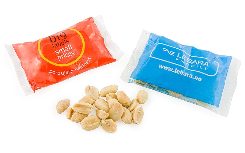 Slané arašídy v reklamním obalu