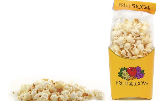 Popcorn v reklamním sáčku a krabičce