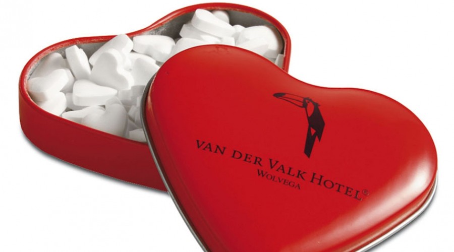 Mentolová srdíčka v reklamní plechovce