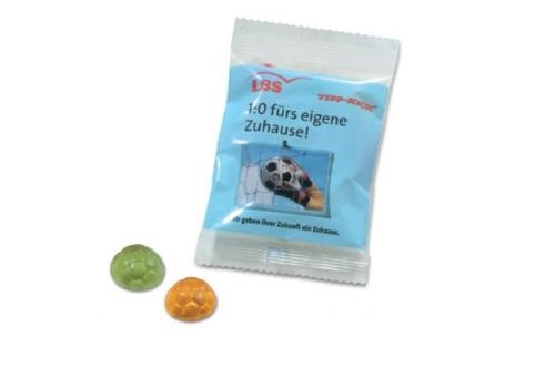 Želé ve tvaru míče v reklamním obalu