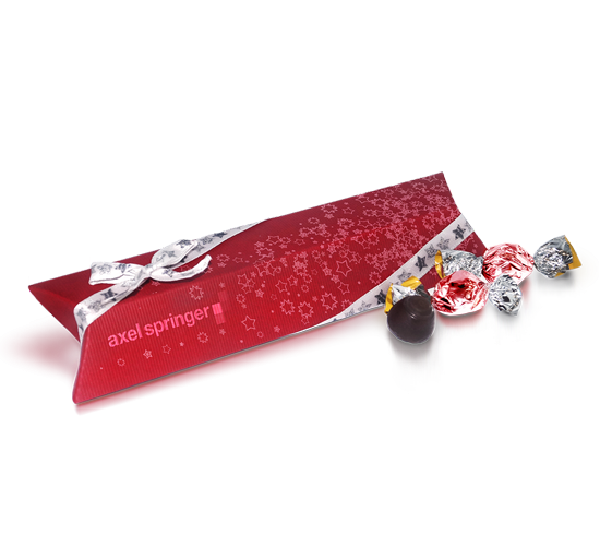 Small gondola filled with a mini chocolates