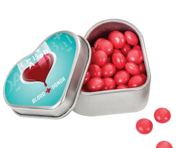 Promotional pastilles in tin box in shape heart