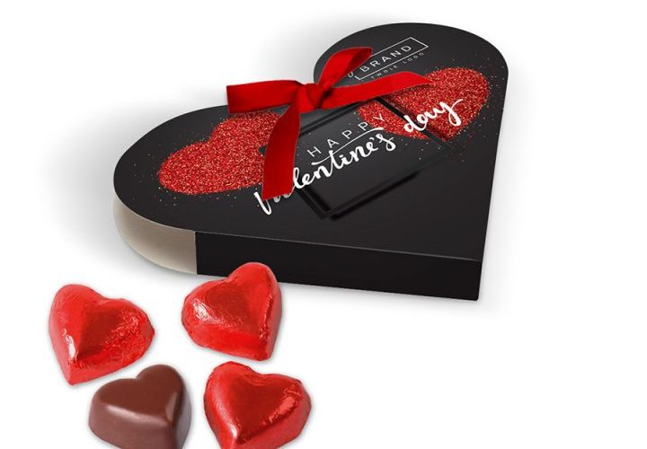 Valentine box with 4 chocolate hearts