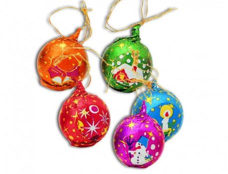 Chocolate Christmas ball with cord