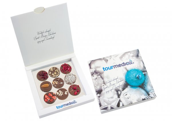 Chocolate box containing 9 milk chocolates with dried fruits