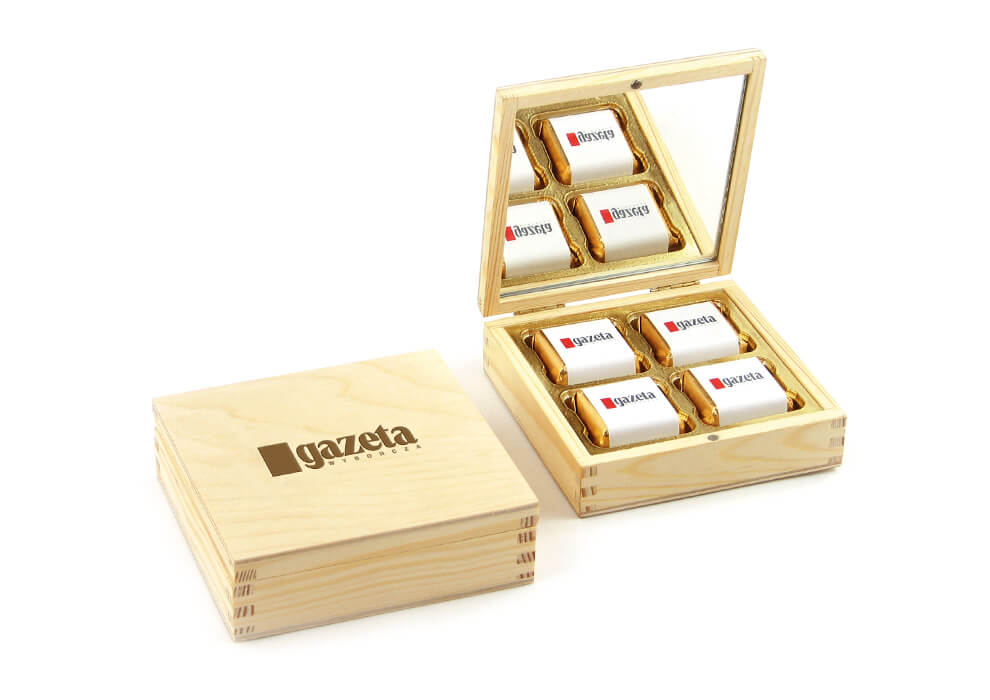 Set of 4 chocolates with delicate alcoholized cream filling