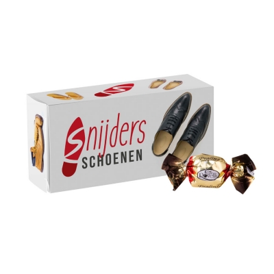 Box with 4 chocolates