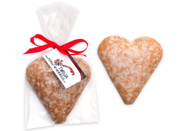 Heart-shaped gingerbread with greeting card