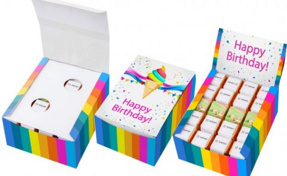 Display with 100 first-class chocolates